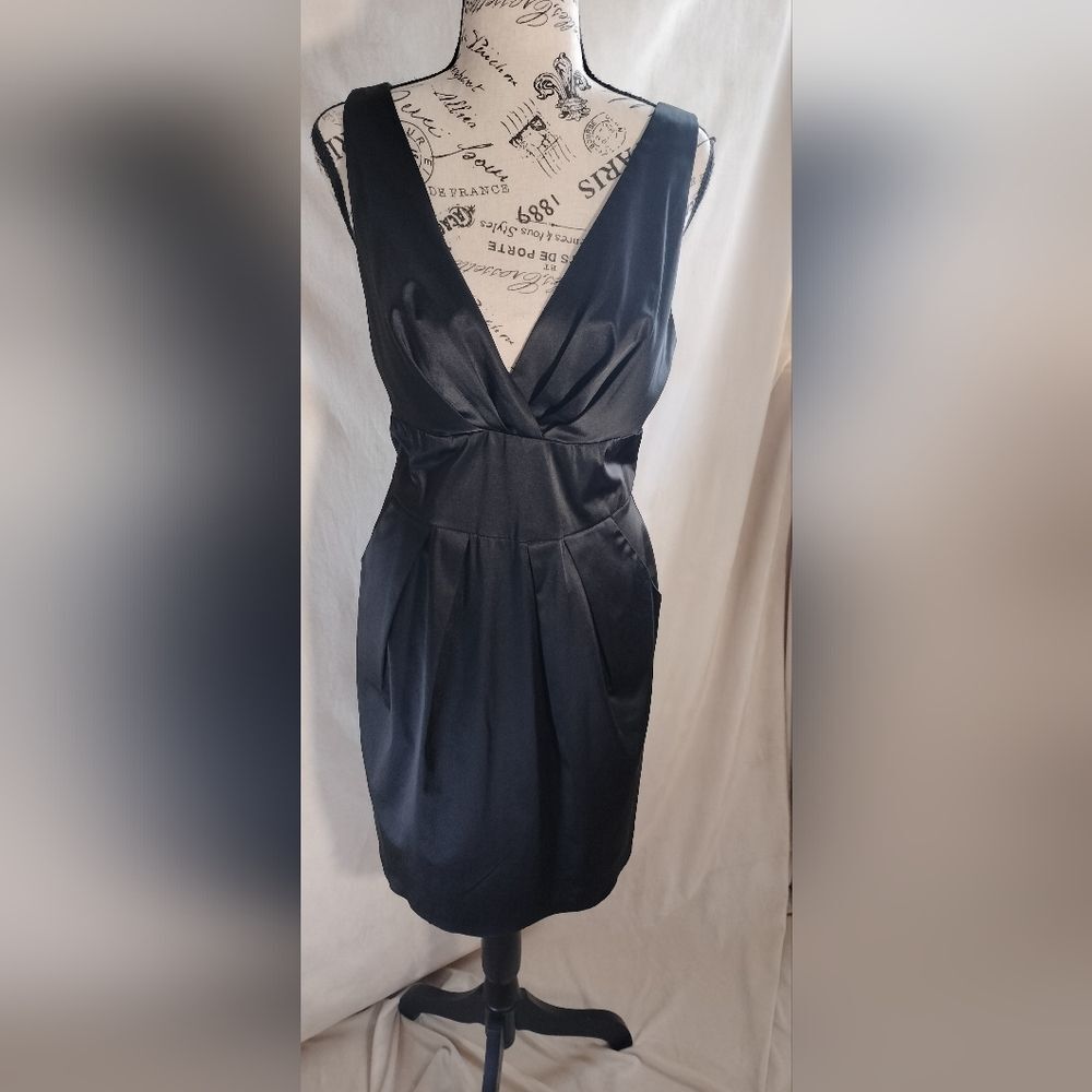 Bisou Bisou Black Satin Cocktail Dress w/V-neck, V-Back & 2 pockets. Size 14